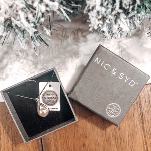 NIC & SYD SWAROVSKI INFINITY PEARL NECKLACE